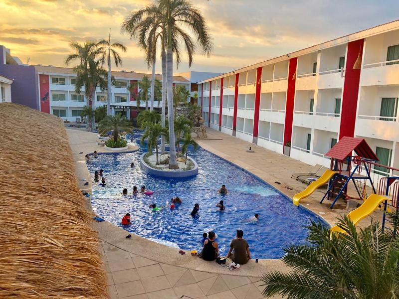 Отель La Isla Huatulco Экстерьер фото